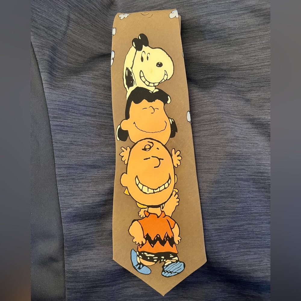 Snoopy and the Gang tie